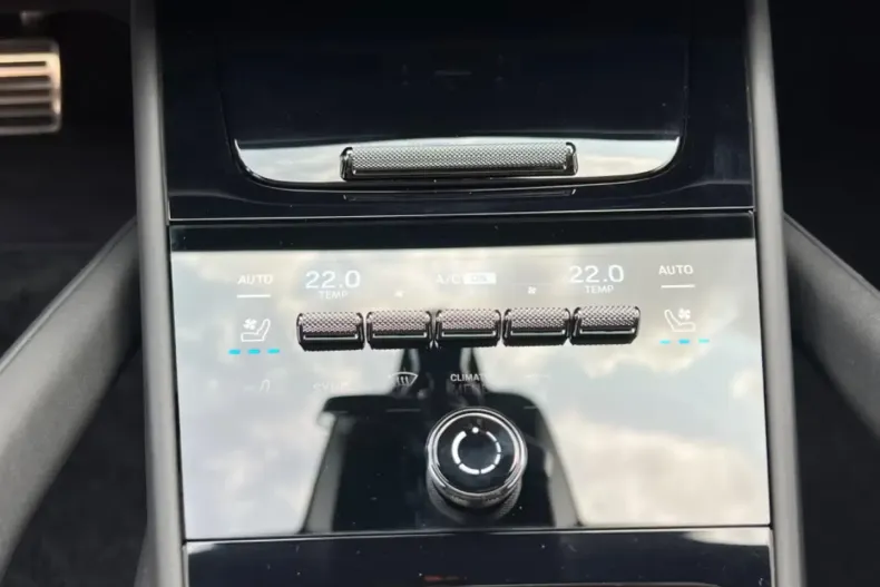 Porsche Cayenne din 2025 cu 40 km - oferta POR122112 - foto 4