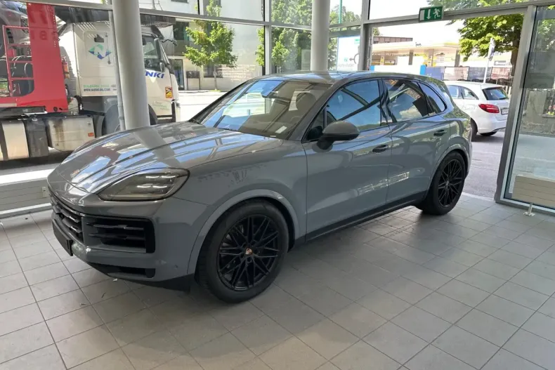 Porsche Cayenne din 2025 cu 999 km - oferta POR122131 - foto 1