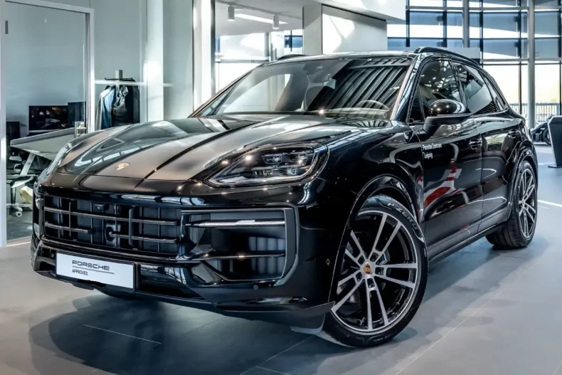 Porsche Cayenne din 2025 cu 8.900 km - oferta POR122134 - foto 1