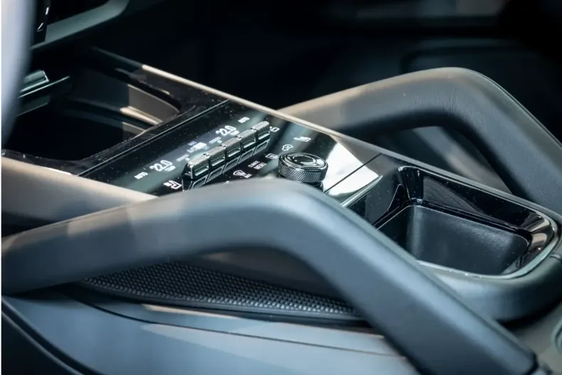 Porsche Cayenne din 2025 cu 8.900 km - oferta POR122134 - foto 8