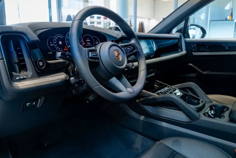 Porsche Cayenne din 2025 cu 8.900 km - oferta POR122134 - foto 14