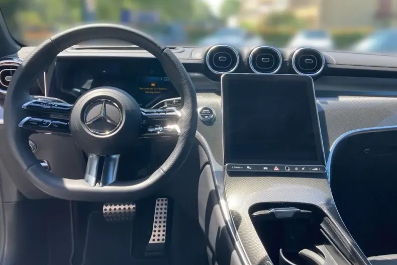 Mercedes-Benz GLC 300 din 2023 cu 4.272 km - oferta MER122137 - foto 11