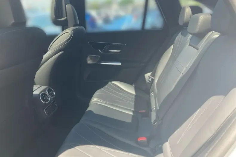 Mercedes-Benz GLC 300 din 2023 cu 4.272 km - oferta MER122137 - foto 12