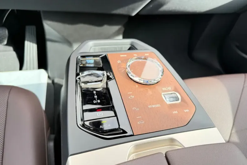 BMW iX din 2022 cu 39.985 km - oferta BMW122144 - foto 25