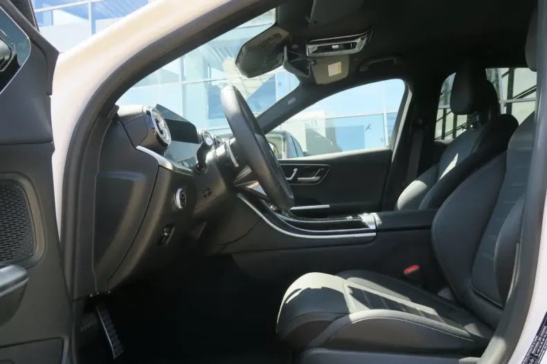 Mercedes-Benz C 300 din 2024 cu 13.420 km - oferta MER122166 - foto 9