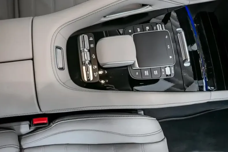 Mercedes-Benz GLE 450 din 2023 cu 8.338 km - oferta MER122174 - foto 10