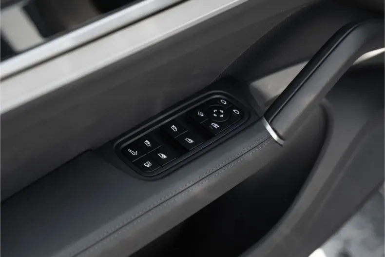 Porsche Cayenne din 2023 cu 38.200 km - oferta POR122189 - foto 21