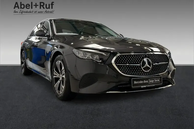 Mercedes-Benz E 200 din 2024 cu 10.000 km - oferta MER122193 - foto 1