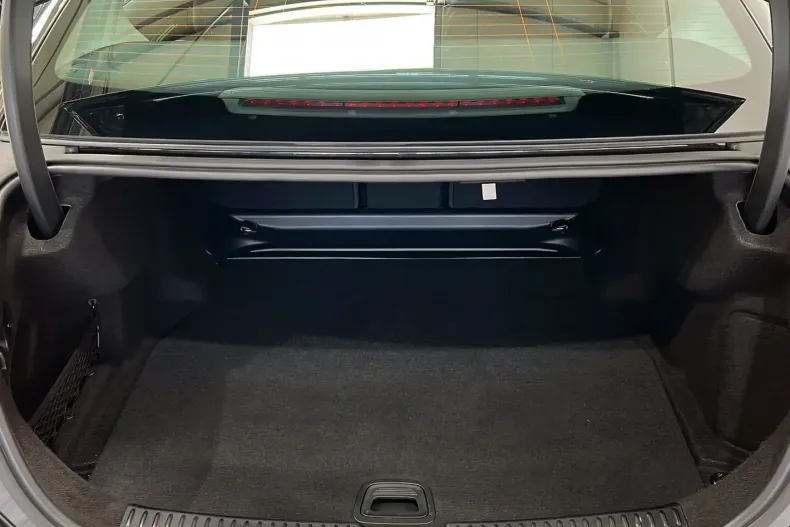 Mercedes-Benz E 200 din 2024 cu 10.000 km - oferta MER122193 - foto 7