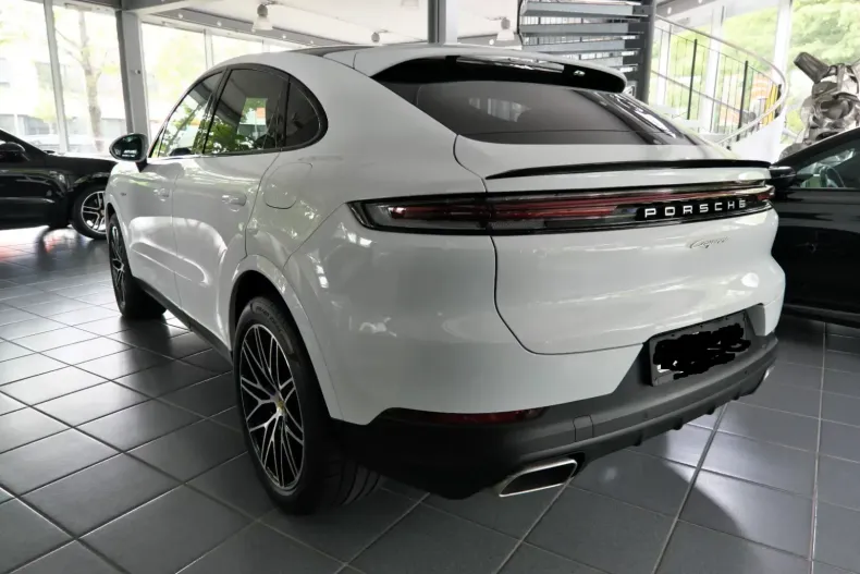 Porsche Cayenne din 2024 cu 9.800 km - oferta POR122228 - foto 2