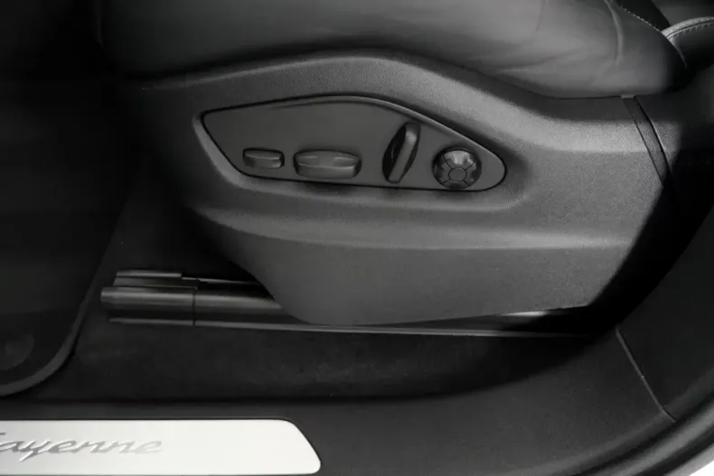 Porsche Cayenne din 2024 cu 9.800 km - oferta POR122228 - foto 6