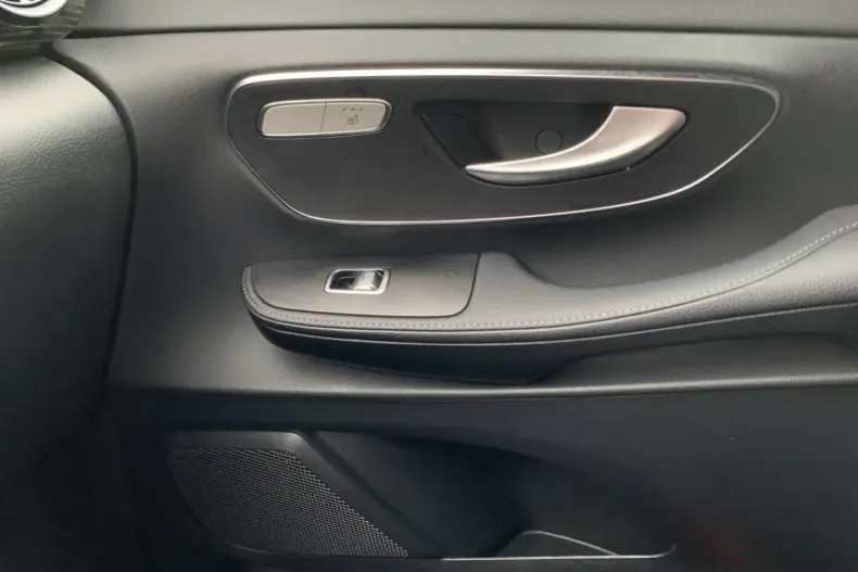 Mercedes-Benz V 300 din 2023 cu 40.950 km - oferta MER122236 - foto 14