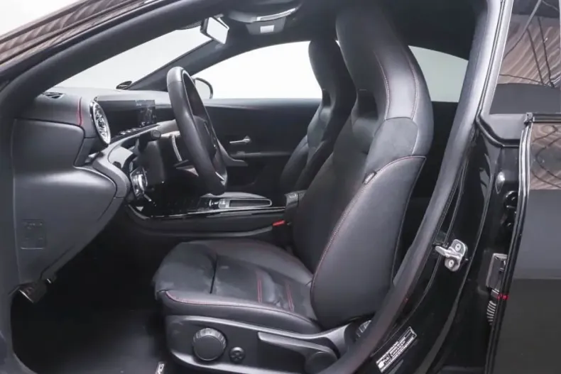 Mercedes-Benz CLA 200 din 2024 cu 19.723 km - oferta MER122237 - foto 5