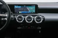 Mercedes-Benz CLA 200 din 2024 cu 19.723 km - oferta MER122237 - foto 7