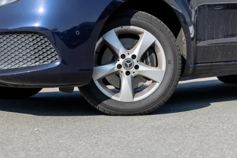 Mercedes-Benz V 220 din 2021 cu 89.700 km - oferta MER122242 - foto 4