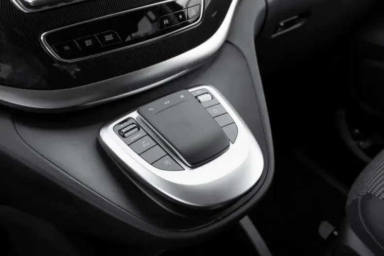 Mercedes-Benz V 220 din 2021 cu 89.700 km - oferta MER122242 - foto 17