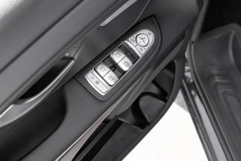 Mercedes-Benz V 220 din 2021 cu 89.700 km - oferta MER122242 - foto 21