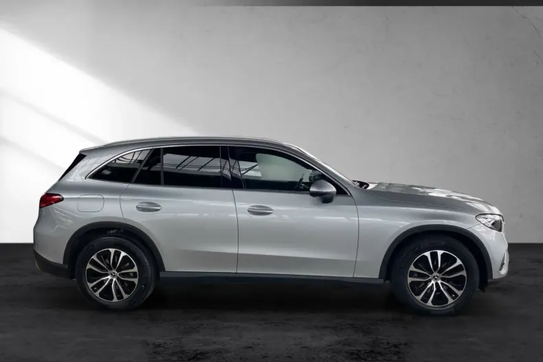 Mercedes-Benz GLC 200 din 2024 cu 13.450 km - oferta MER122251 - foto 5