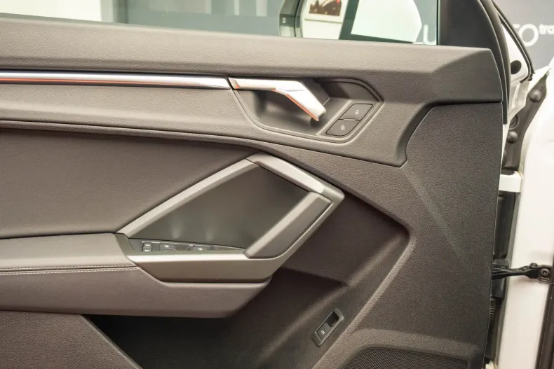 Audi Q3 din 2023 cu 22.000 km - oferta AUD122259 - foto 7