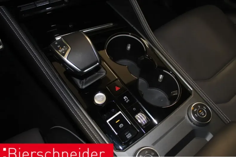 Volkswagen Touareg din 2023 cu 42.722 km - oferta VOL122260 - foto 7