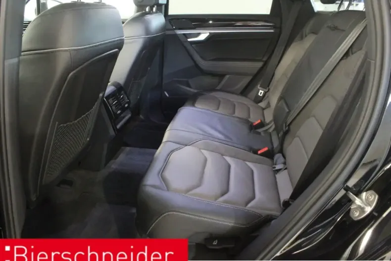 Volkswagen Touareg din 2023 cu 42.722 km - oferta VOL122260 - foto 9