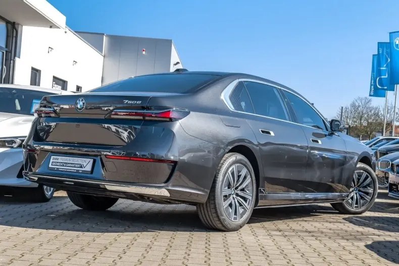 BMW 750 din 2023 cu 27.461 km - oferta BMW122263 - foto 2