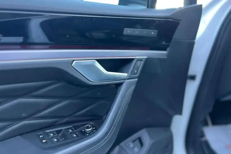 Volkswagen Touareg din 2021 cu 132.370 km - oferta VOL122267 - foto 11