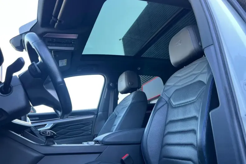 Volkswagen Touareg din 2021 cu 132.370 km - oferta VOL122267 - foto 12