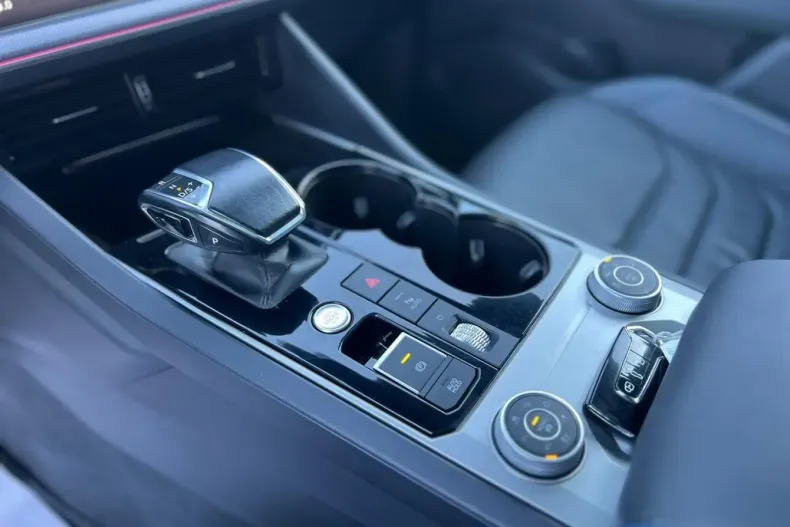 Volkswagen Touareg din 2021 cu 132.370 km - oferta VOL122267 - foto 19