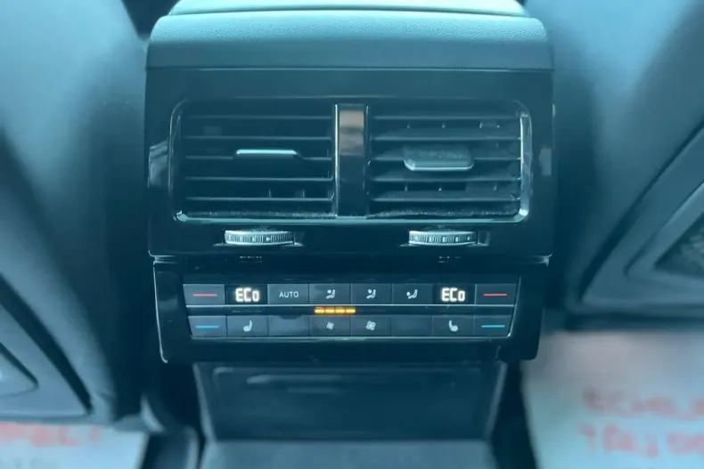 Volkswagen Touareg din 2021 cu 132.370 km - oferta VOL122267 - foto 20