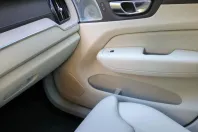 Volvo XC60 din 2020 cu 77.800 km - oferta VOL122273 - foto 19