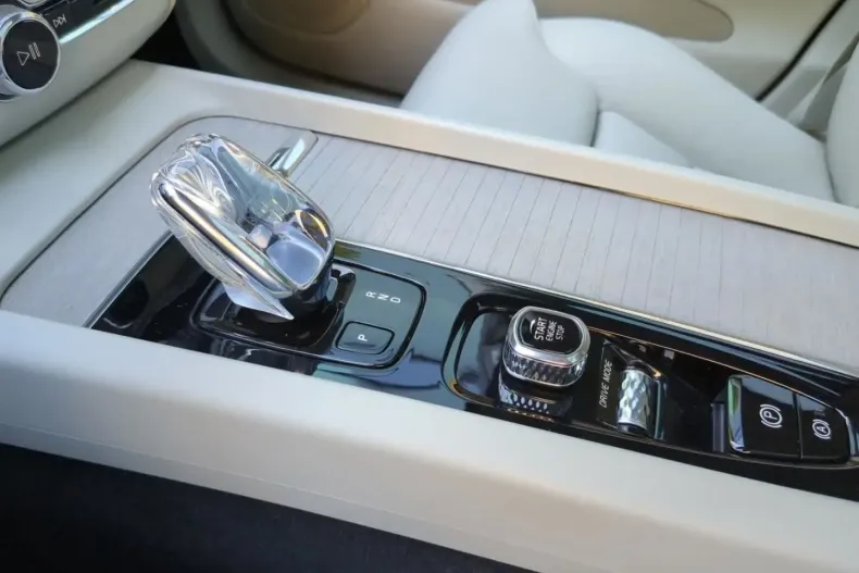 Volvo XC60 din 2020 cu 77.800 km - oferta VOL122273 - foto 22