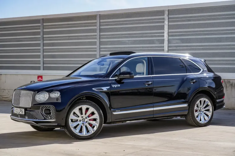 Bentley Bentayga din 2023 cu 26.000 km - oferta BEN122280 - foto 3