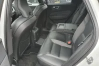 Volvo XC60 din 2021 cu 53.543 km - oferta VOL122290 - foto 9