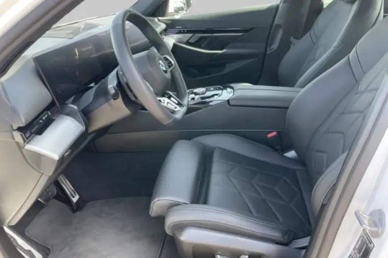 BMW 520 din 2024 cu 10.600 km - oferta BMW122305 - foto 8