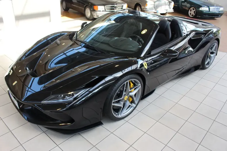 Ferrari F8 din 2022 cu 8.500 km - oferta FER122311 - foto 1
