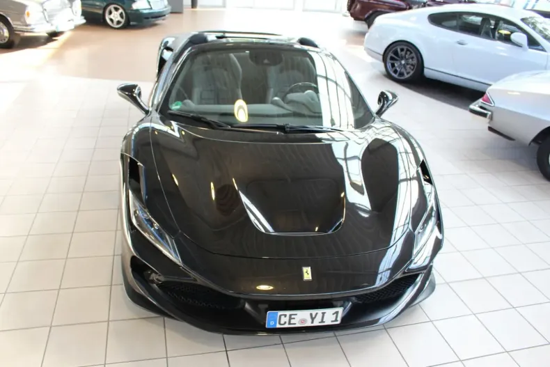 Ferrari F8 din 2022 cu 8.500 km - oferta FER122311 - foto 3