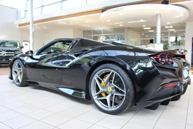 Ferrari F8 din 2022 cu 8.500 km - oferta FER122311 - foto 7