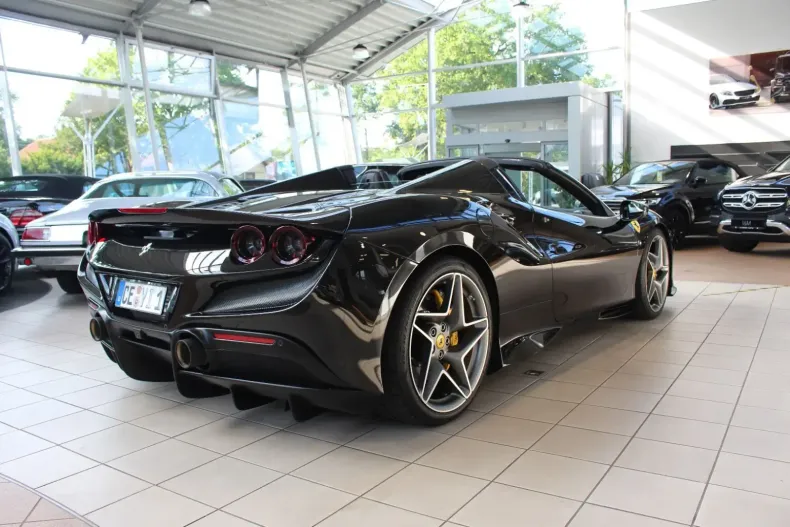 Ferrari F8 din 2022 cu 8.500 km - oferta FER122311 - foto 10