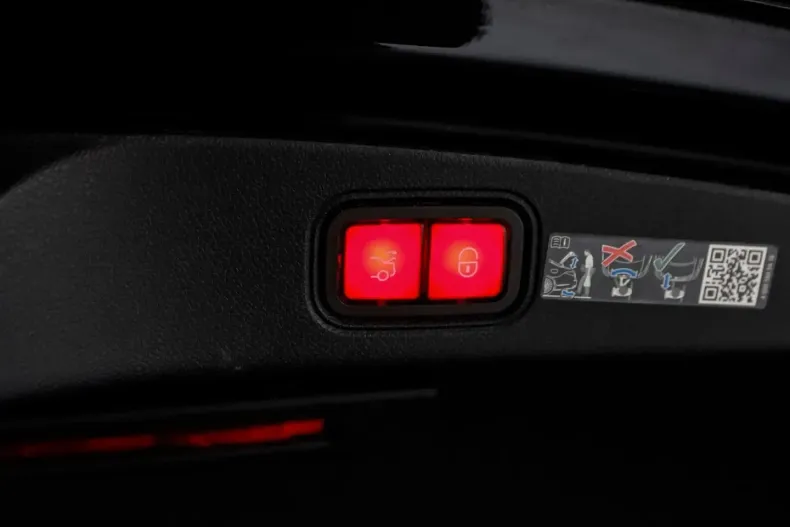 Mercedes-Benz E 300 din 2022 cu 43.000 km - oferta MER122324 - foto 22