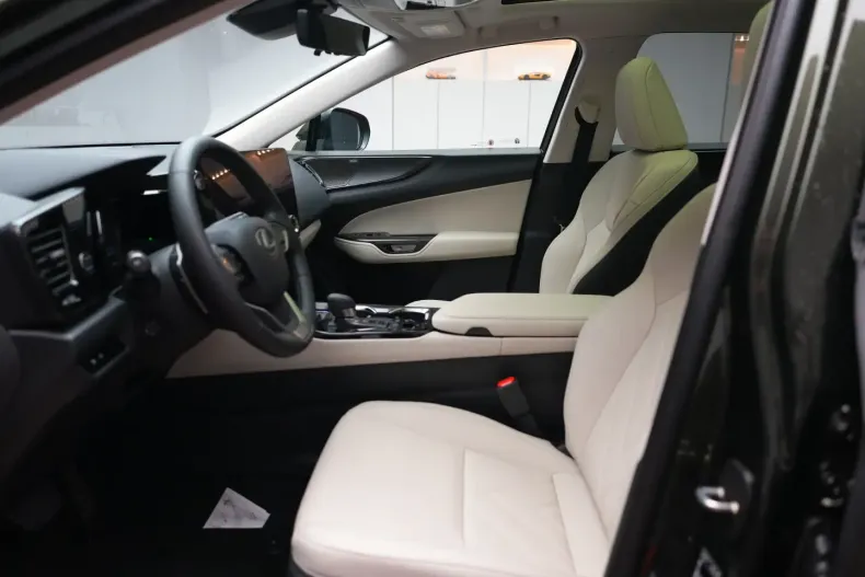 Lexus NX 450h din 2025 cu 11 km - oferta LEX122327 - foto 7