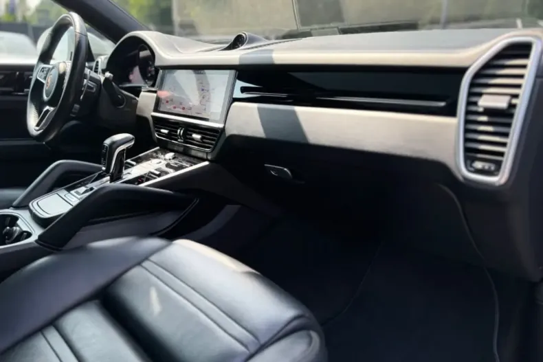 Porsche Cayenne din 2020 cu 95.000 km - oferta POR122333 - foto 19