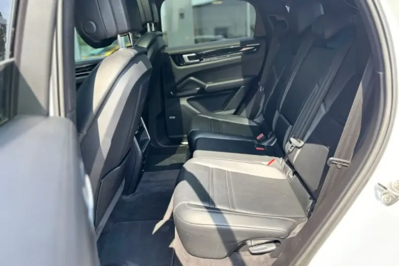 Porsche Cayenne din 2020 cu 95.000 km - oferta POR122333 - foto 26