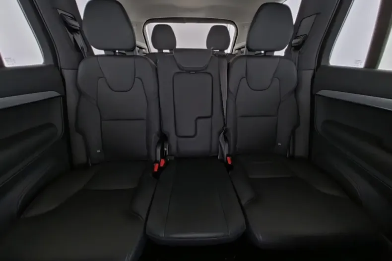 Volvo XC90 din 2021 cu 49.107 km - oferta VOL122334 - foto 5