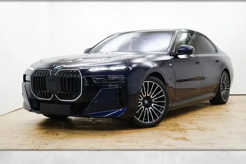 BMW 750 din 2024 cu 2.000 km - oferta BMW122335 - foto 1