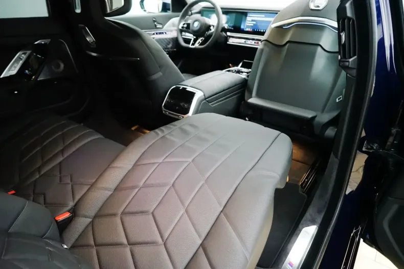 BMW 750 din 2024 cu 2.000 km - oferta BMW122335 - foto 15