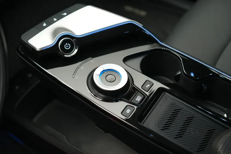 Kia EV6 din 2023 cu 14.000 km - oferta KIA122344 - foto 14