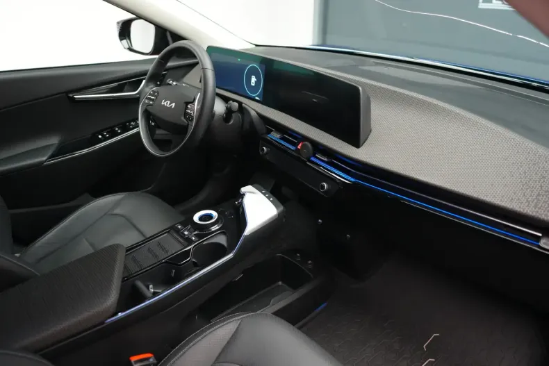 Kia EV6 din 2023 cu 14.000 km - oferta KIA122344 - foto 21