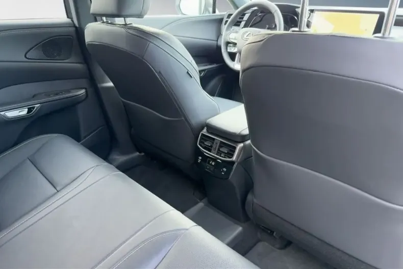 Lexus RX 450 din 2024 cu 5.000 km - oferta LEX122347 - foto 11