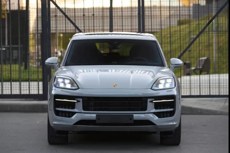Porsche Cayenne din 2024 cu 17.700 km - oferta POR122361 - foto 2